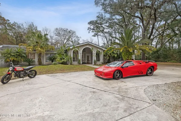 $22 | 8463 Beach Boulevard, Jacksonville, FL 32216