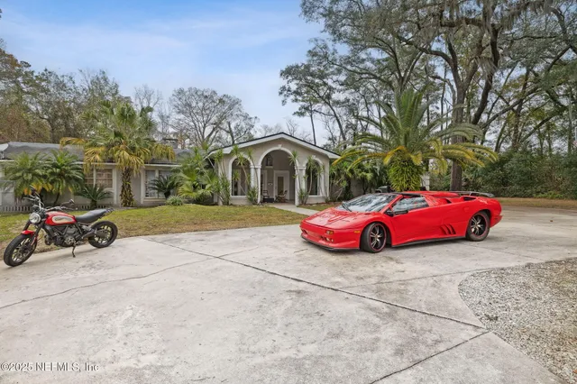 $22 | 8463 Beach Boulevard, Jacksonville, FL 32216