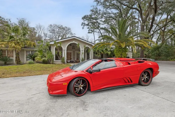 $22 | 8463 Beach Boulevard, Jacksonville, FL 32216