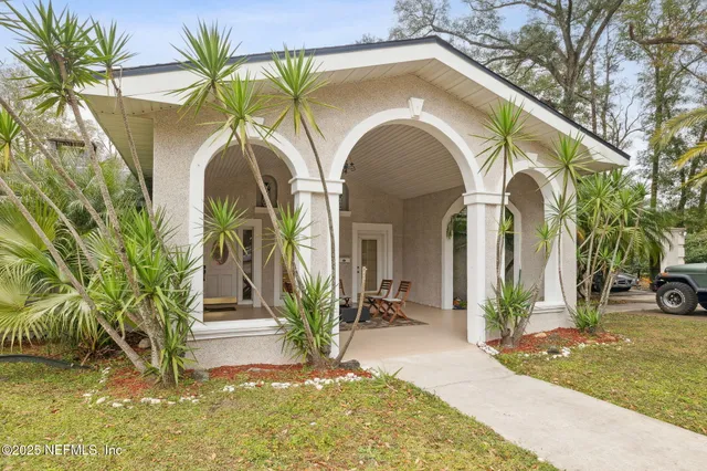 $22 | 8463 Beach Boulevard, Jacksonville, FL 32216