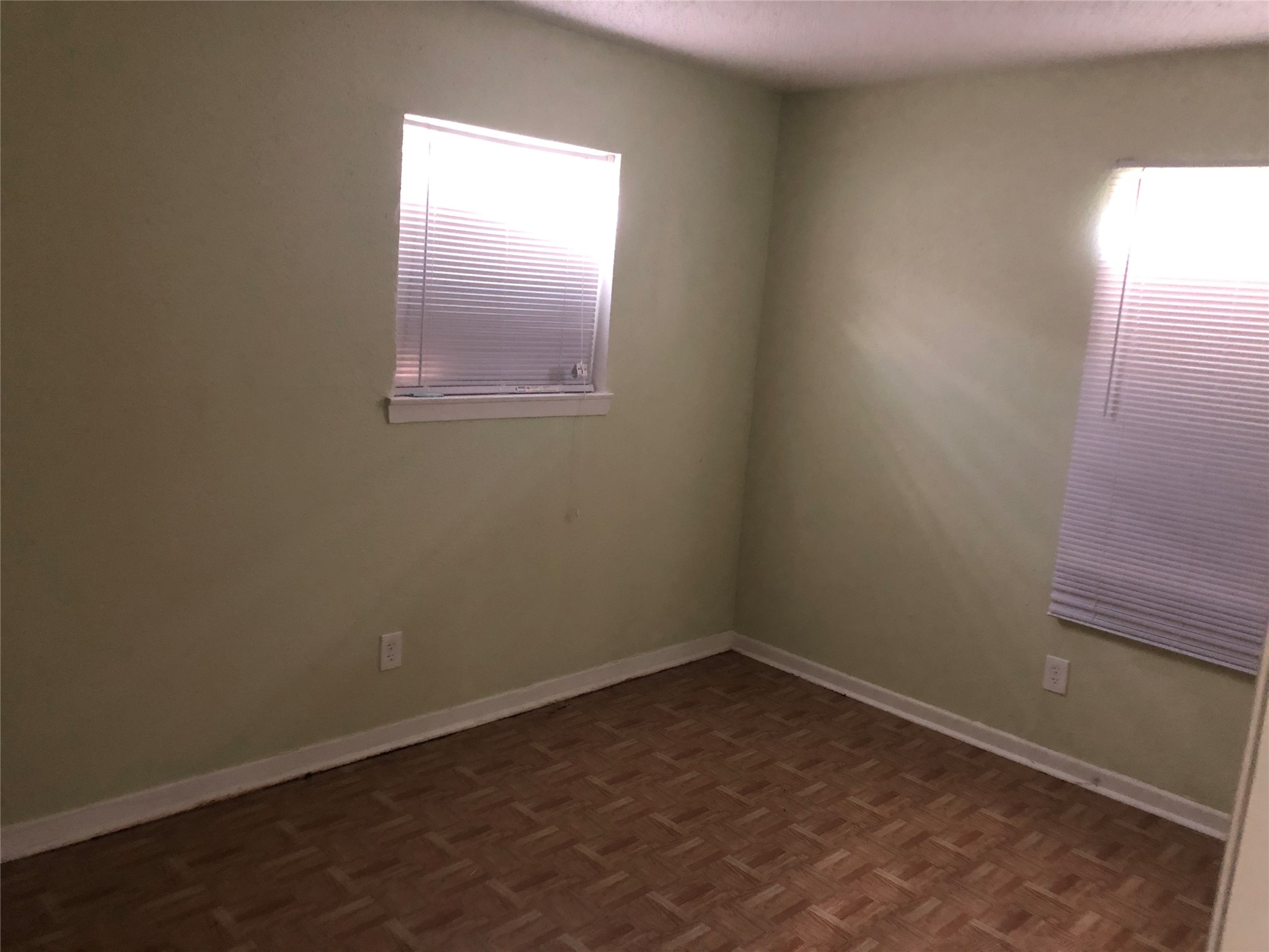 4223 Rockingham Street Houston, TX 77051 - Photo 6 of 7 an empty room with a window