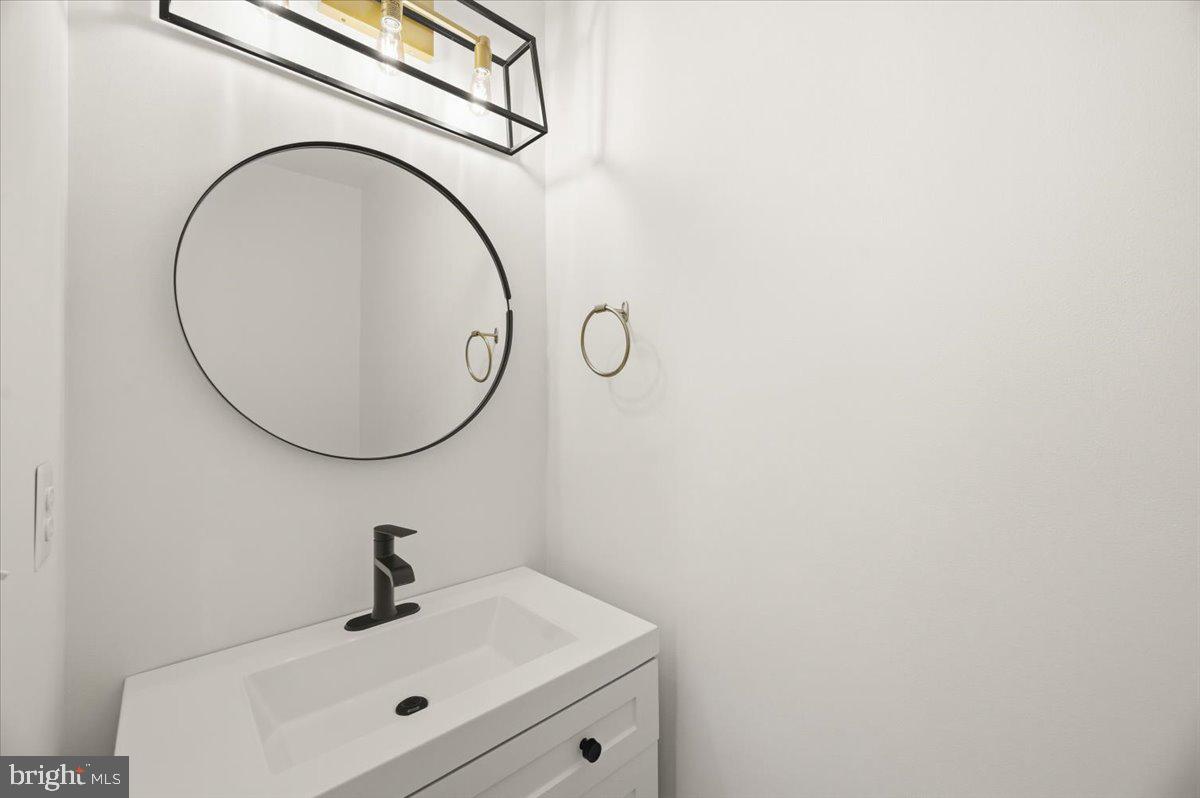 7928 Gambrill Court Springfield, VA 22153 - Photo 12 of 39 Powder Room