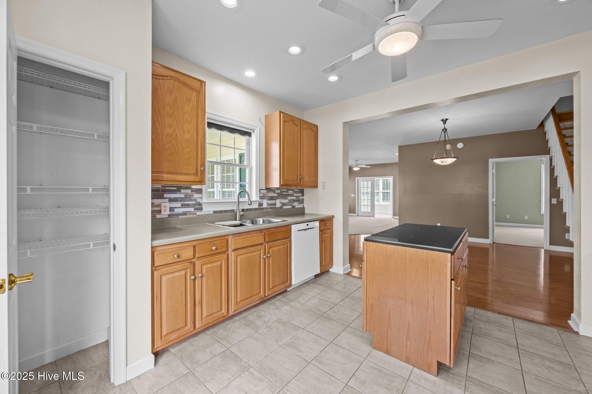 151 North Mitchell Way Havelock, NC 28532 - Photo 18 of 49 IMG_9063