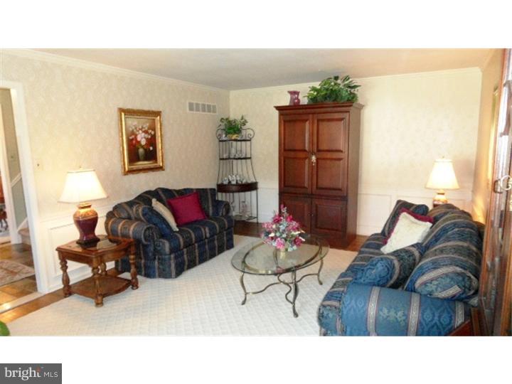 390 Trend Road Yardley, PA 19067 - Photo 5 of 25 Living Room