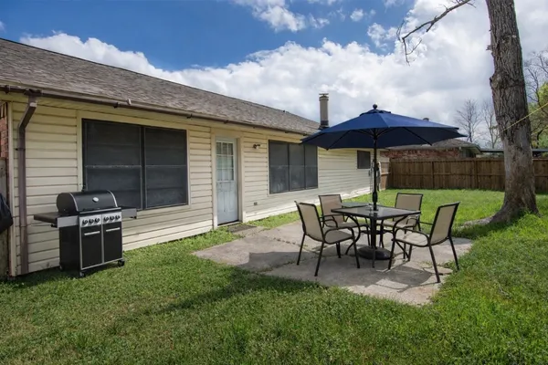 $1,700 | 16962 Glen Eagle Drive North, Conroe, TX 77385