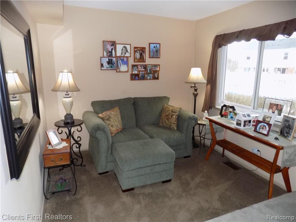 46823 Doubletree Road Canton, MI 48187 - Photo 23 of 74 DEN VIEW 2
