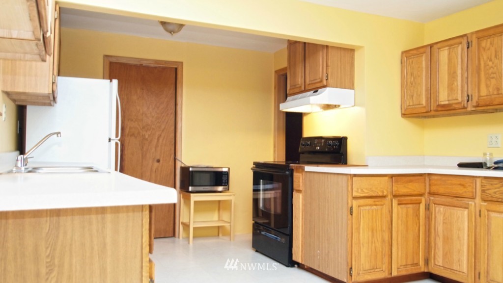 9086 Northeast Morgan Road Bainbridge Island, WA 98110 - Photo 14 of 21 Gallery Image 14