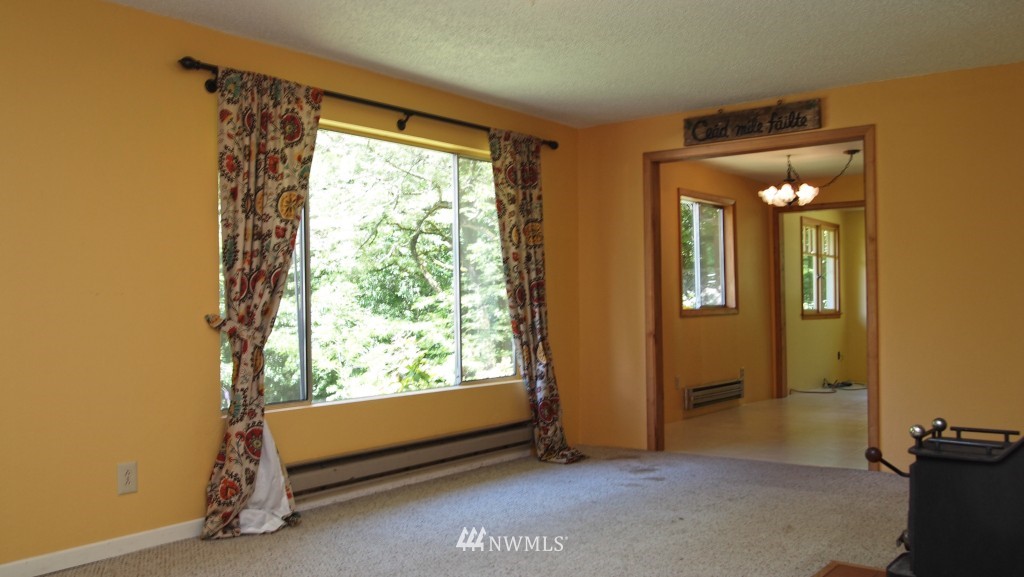 9086 Northeast Morgan Road Bainbridge Island, WA 98110 - Photo 16 of 21 Gallery Image 16