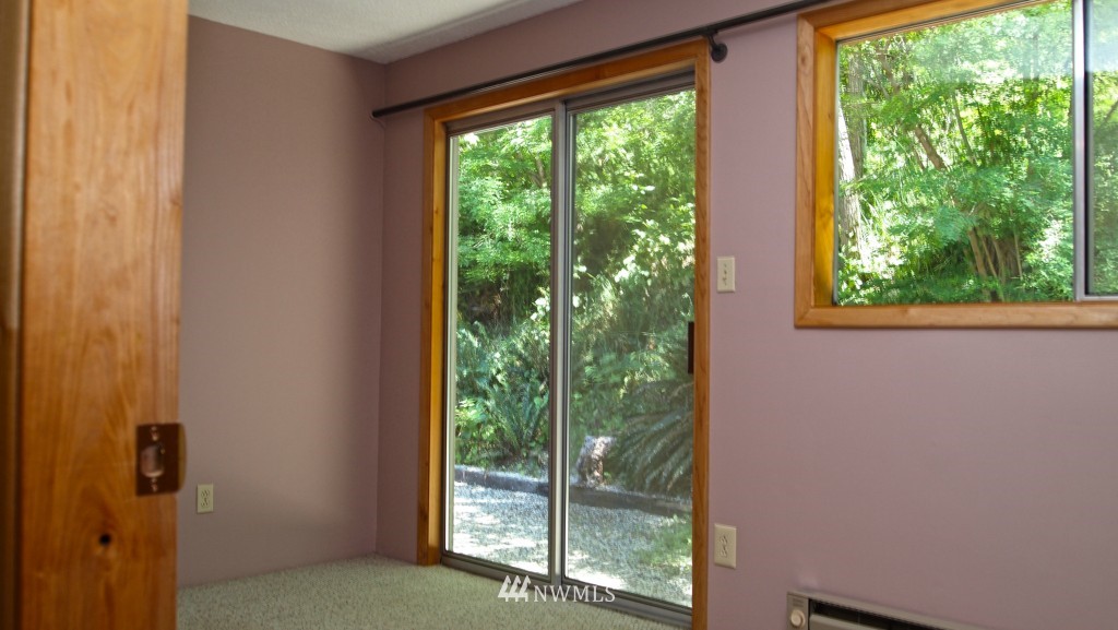 9086 Northeast Morgan Road Bainbridge Island, WA 98110 - Photo 18 of 21 Gallery Image 18