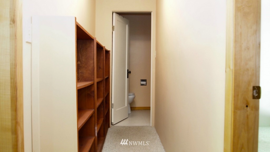 9086 Northeast Morgan Road Bainbridge Island, WA 98110 - Photo 19 of 21 Gallery Image 19