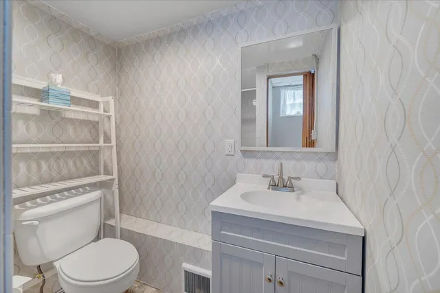 $449,999 | 1002 Roanoke Boulevard, Salem, VA 24153