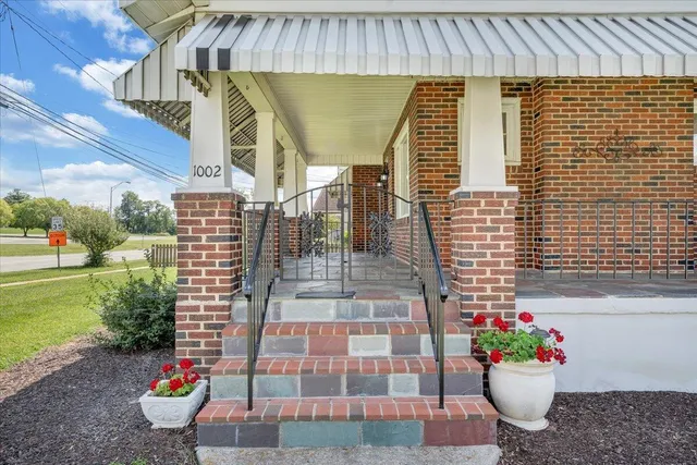 $449,999 | 1002 Roanoke Boulevard, Salem, VA 24153