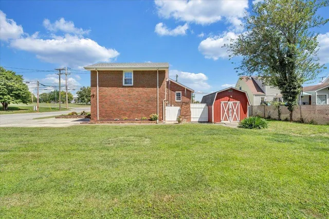 $449,999 | 1002 Roanoke Boulevard, Salem, VA 24153