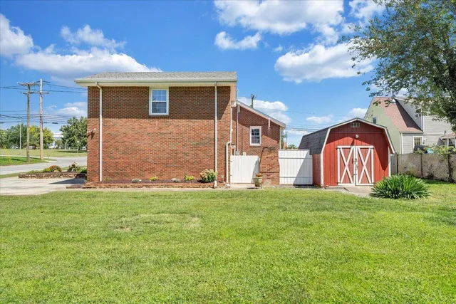 $449,999 | 1002 Roanoke Boulevard, Salem, VA 24153