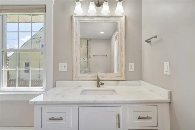 $449,999 | 1002 Roanoke Boulevard, Salem, VA 24153