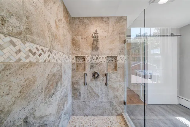 $449,999 | 1002 Roanoke Boulevard, Salem, VA 24153