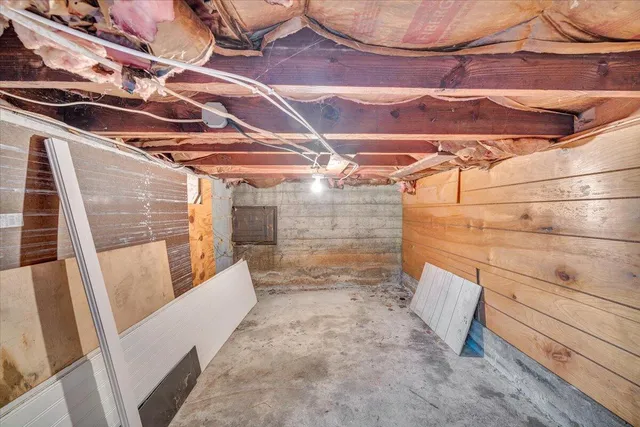 $449,999 | 1002 Roanoke Boulevard, Salem, VA 24153