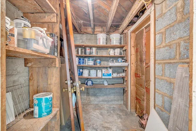 $449,999 | 1002 Roanoke Boulevard, Salem, VA 24153