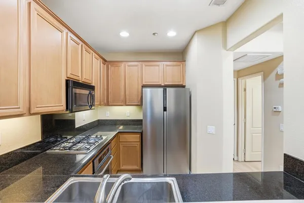 $3,985 | 16913 New Rochelle Way, Unit 83, San Diego, CA 92127