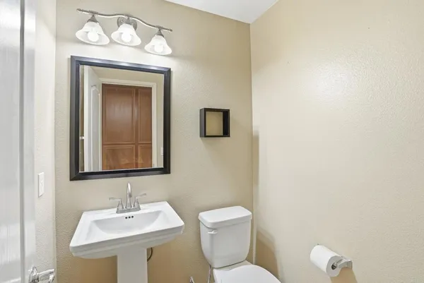 $3,985 | 16913 New Rochelle Way, Unit 83, San Diego, CA 92127