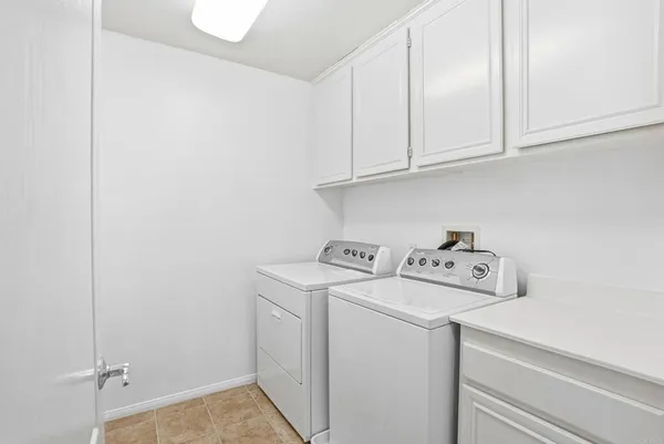 $3,985 | 16913 New Rochelle Way, Unit 83, San Diego, CA 92127