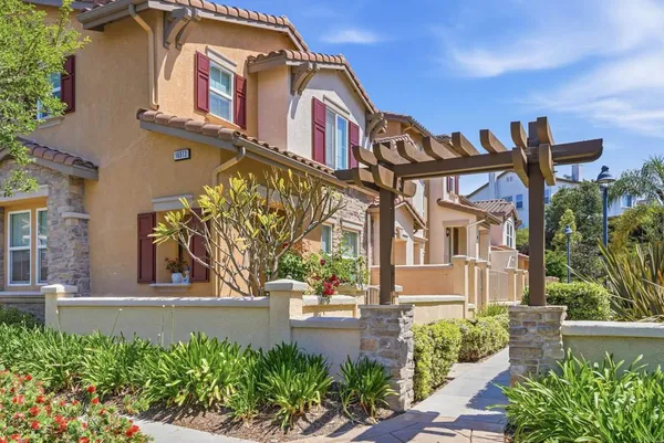 $3,985 | 16913 New Rochelle Way, Unit 83, San Diego, CA 92127