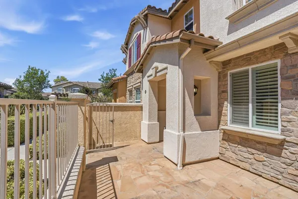 $3,985 | 16913 New Rochelle Way, Unit 83, San Diego, CA 92127