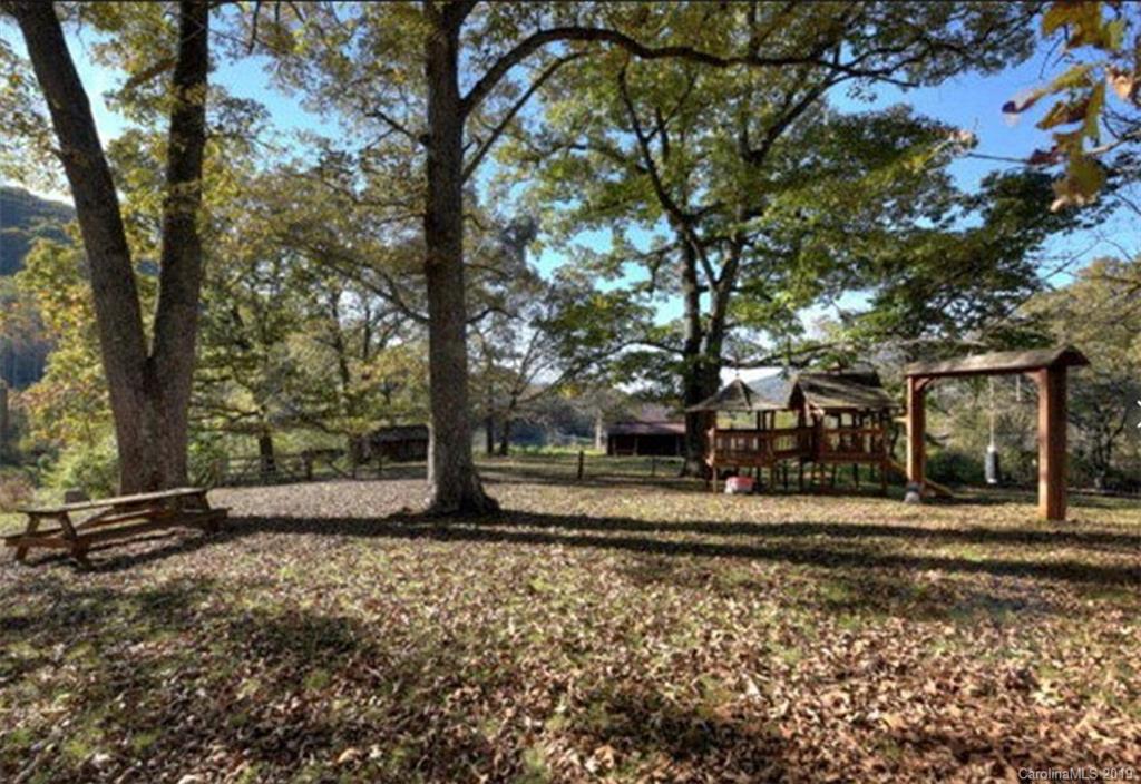 104 Berry Mountain Road Sylva, NC 28779 - Photo 21 of 26 Gallery Image 21