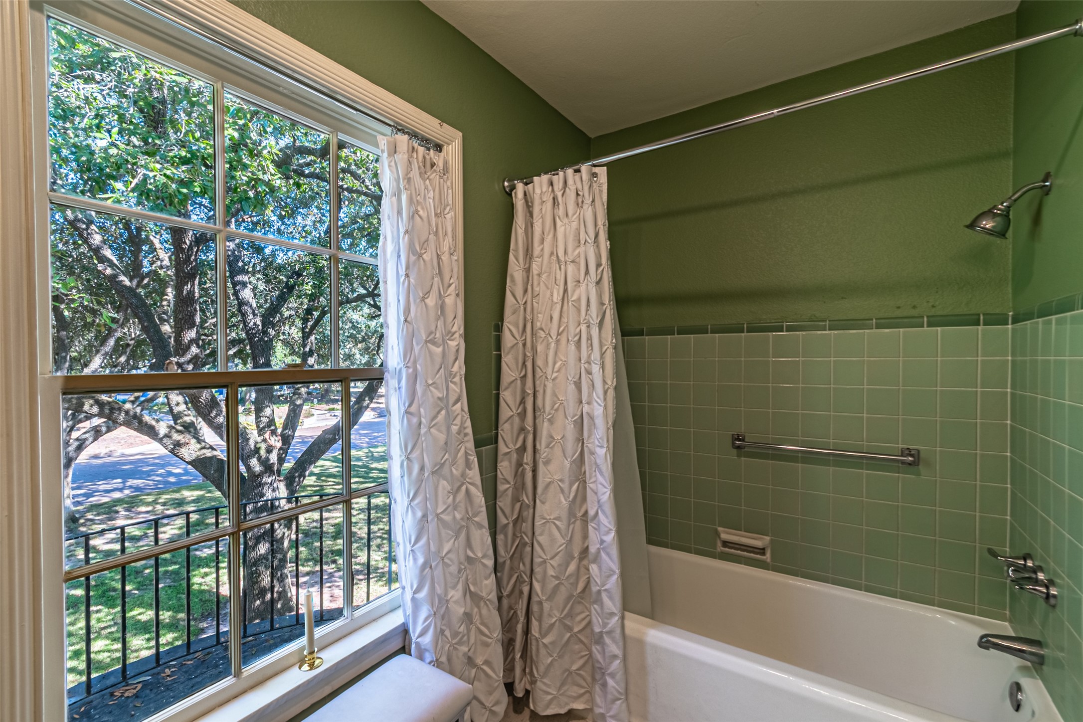 706 Church Street Navasota, TX 77868 - Photo 25 of 50 a bathroom with a bathtub and shower