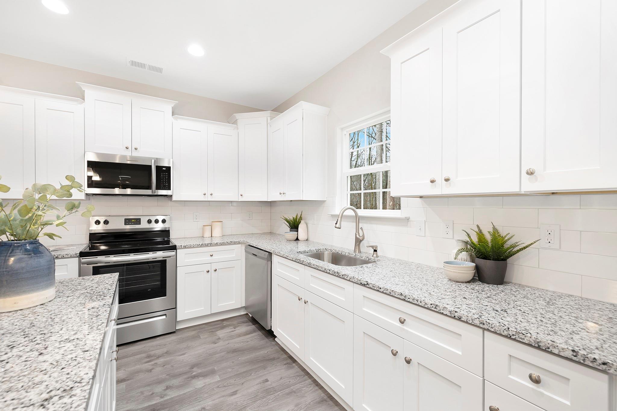 2531 Kelly Road Charlotte, NC 28216 - Photo 7 of 24 Gallery Image 7