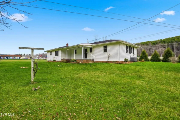 $369,900 | 1290 South Shady Street, Mountain City, TN 37683