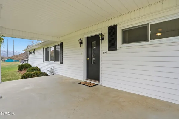 $369,900 | 1290 South Shady Street, Mountain City, TN 37683