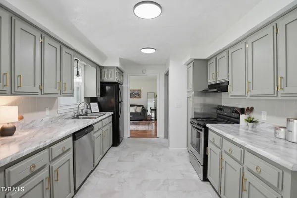 $369,900 | 1290 South Shady Street, Mountain City, TN 37683