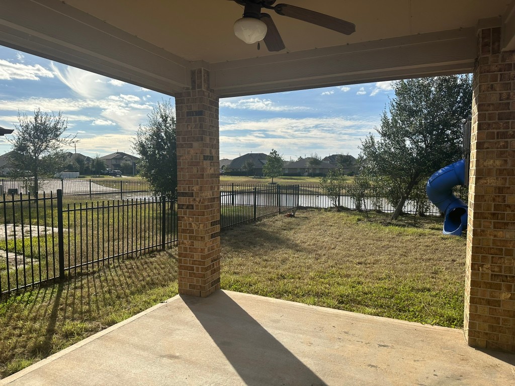 9914 Channel Set Way Rosharon, TX 77583 - Photo 19 of 24 a view of outdoor space with swimming pool