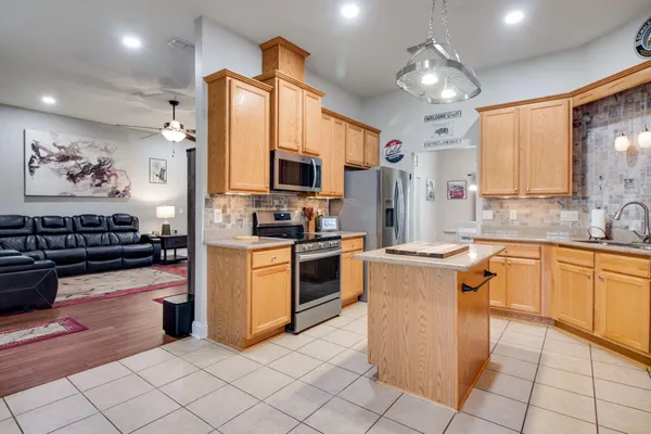 $498,000 | 6494 Welannee Boulevard, Laurel Hill, FL 32567