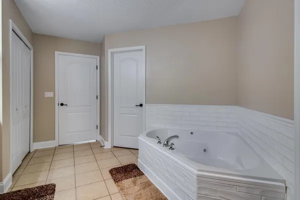 $498,000 | 6494 Welannee Boulevard, Laurel Hill, FL 32567