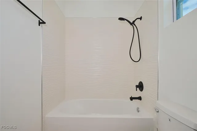 $209,999 | 23031 Roundtree Avenue, Alva, FL 33920