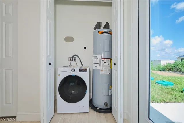 $209,999 | 23031 Roundtree Avenue, Alva, FL 33920