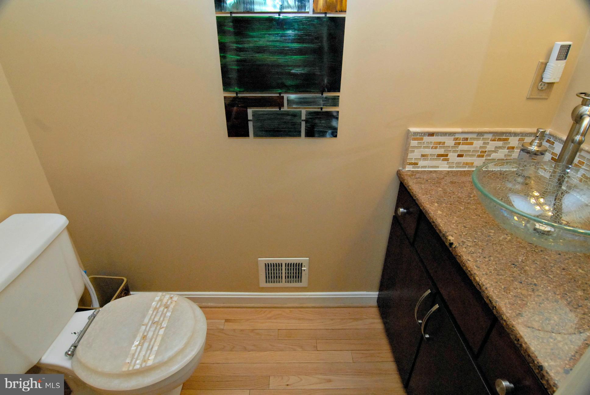 8906 Admiral Drive Laurel, MD 20708 - Photo 11 of 30 Bath