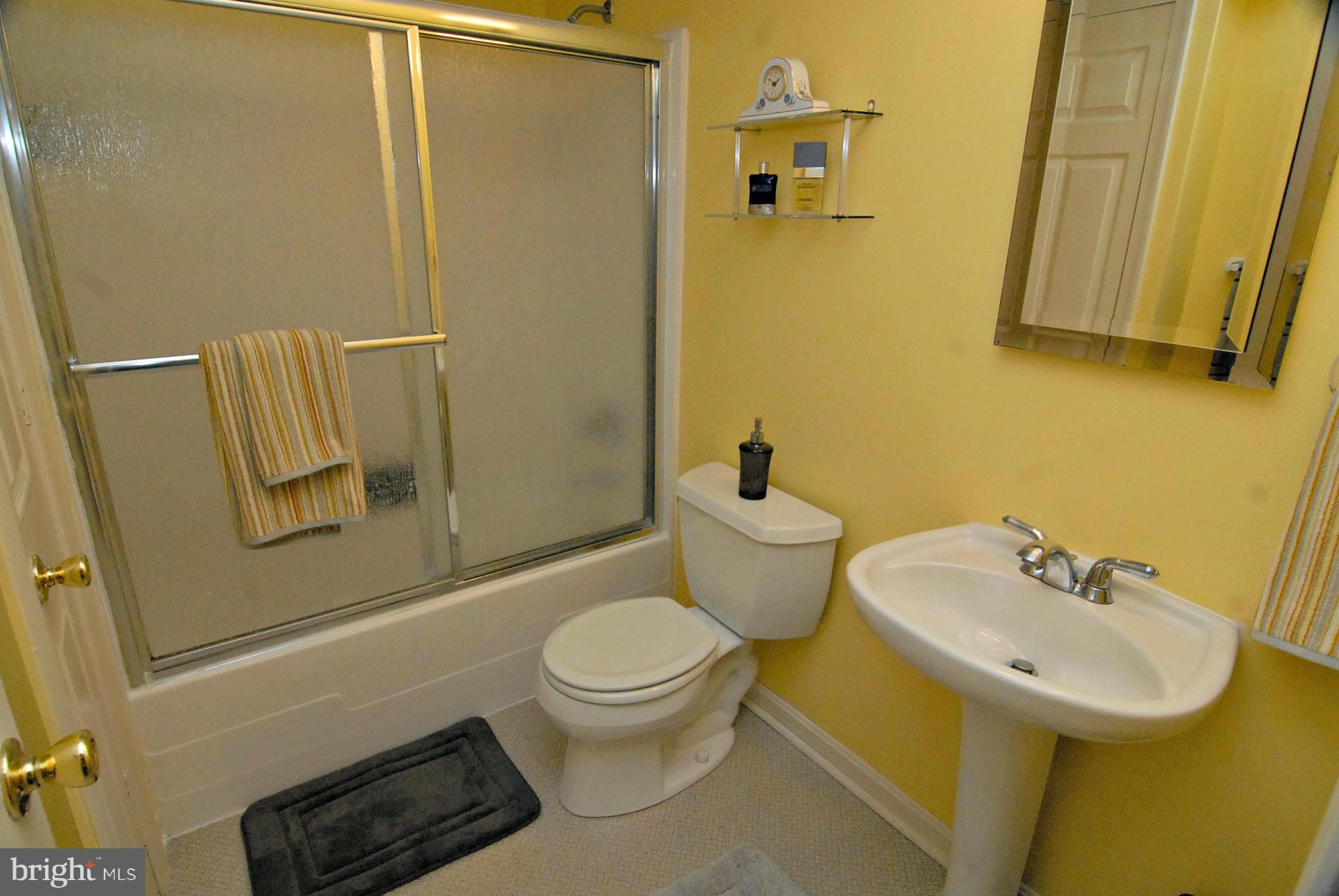 8906 Admiral Drive Laurel, MD 20708 - Photo 27 of 30 Bath