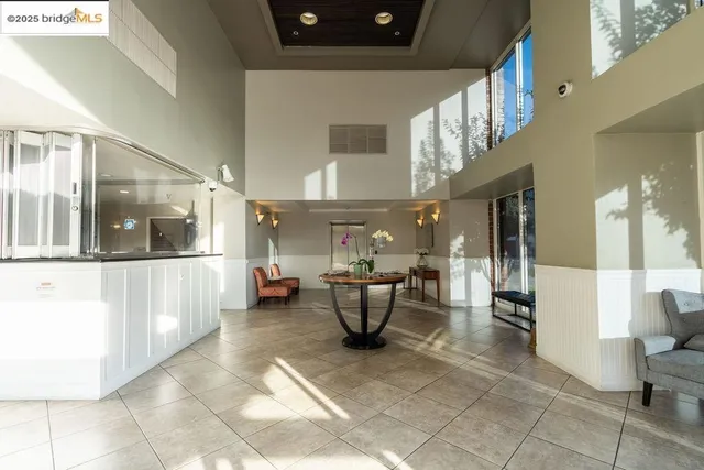 $525,000 | 6400 Christie Avenue, Unit 3213, Emeryville, CA 94608