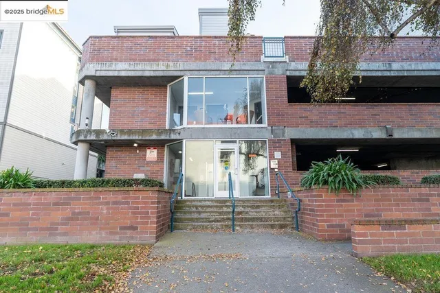 $525,000 | 6400 Christie Avenue, Unit 3213, Emeryville, CA 94608