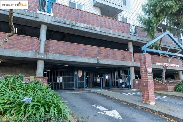 $525,000 | 6400 Christie Avenue, Unit 3213, Emeryville, CA 94608