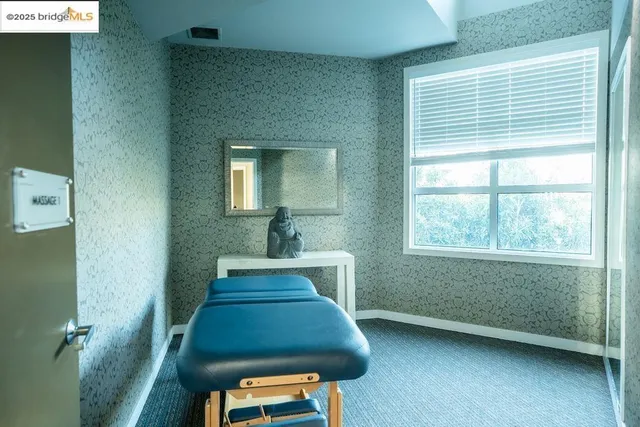 $525,000 | 6400 Christie Avenue, Unit 3213, Emeryville, CA 94608