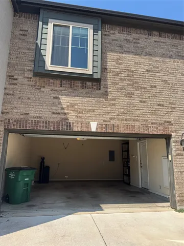 a view of a house with entryway