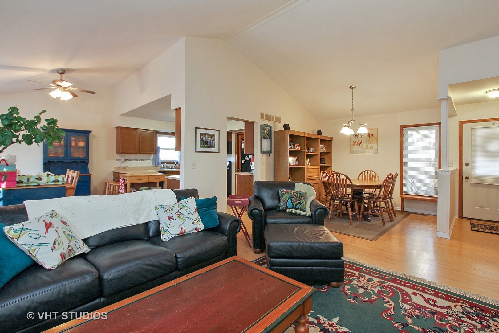 232 Foxmoor Road Fox River Grove, IL 60021 - Photo 3 of 10 a living room with furniture and a wooden floor