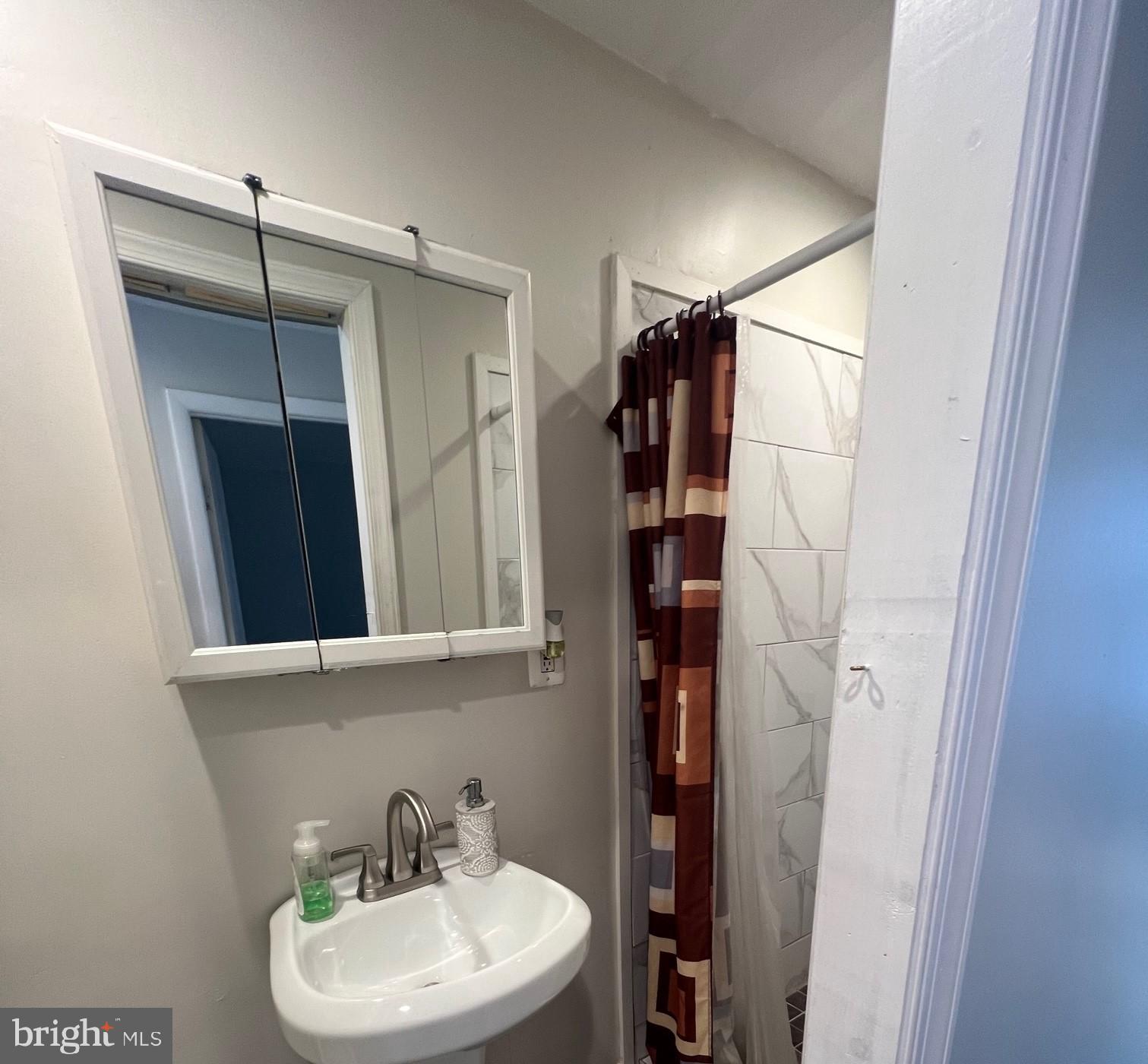 226 Roxborough Avenue, Unit 2 Philadelphia, PA 19128 - Photo 15 of 23