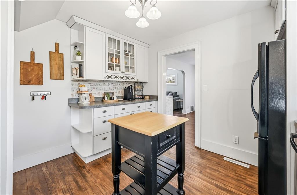 1034 Myrtle Place Sharon, PA 16146 - Photo 12 of 31 a kitchen with stainless steel appliances a sink stove and refrigerator