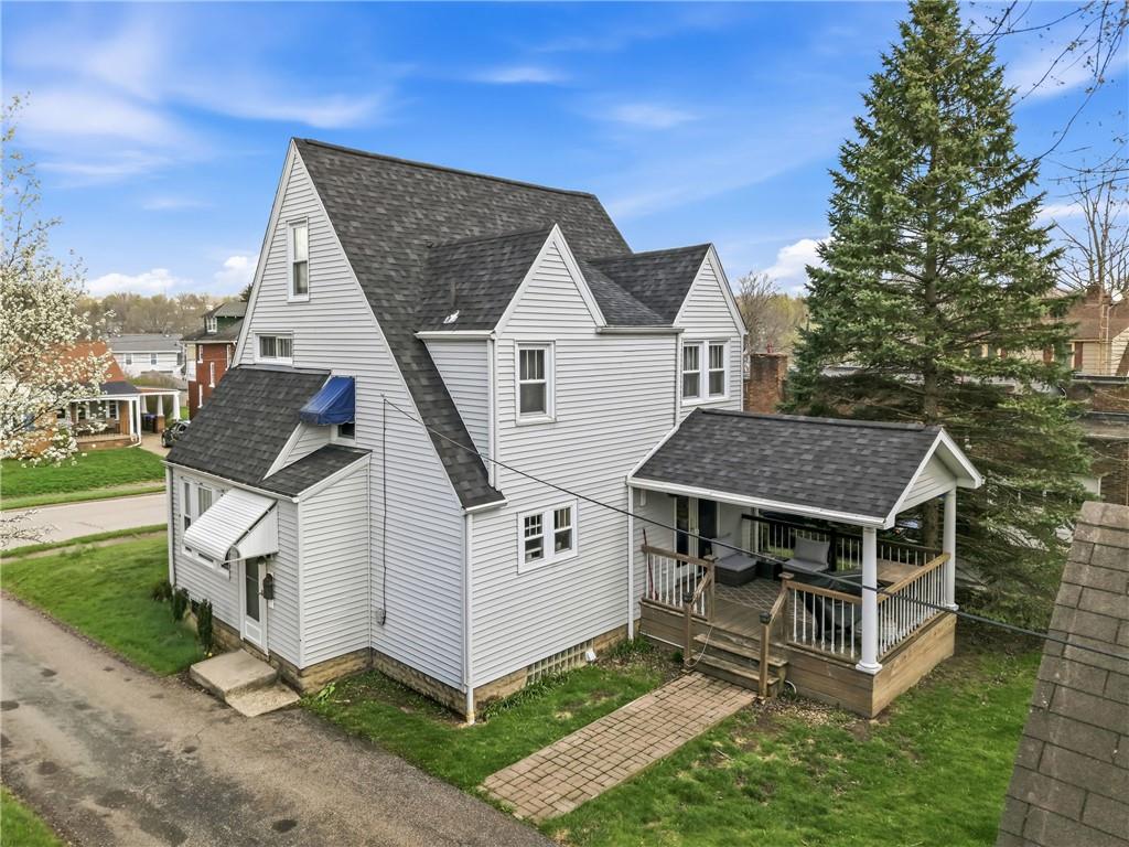 1034 Myrtle Place Sharon, PA 16146 - Photo 21 of 31 an aerial view of a house with a yard