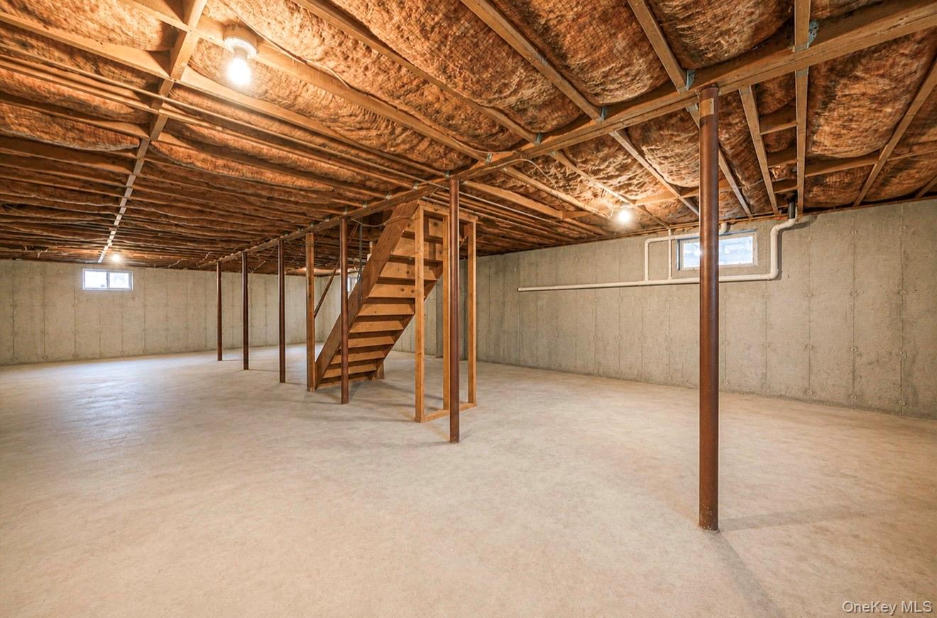 83 Knapp Road Mastic Beach, NY 11951 - Photo 23 of 32